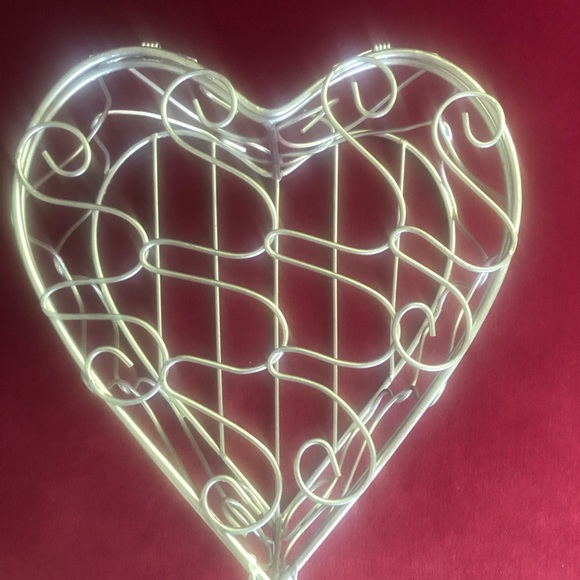 Heart-shaped Baskets - Picture 3 of 8